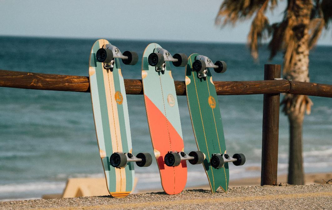 Slide surf skates